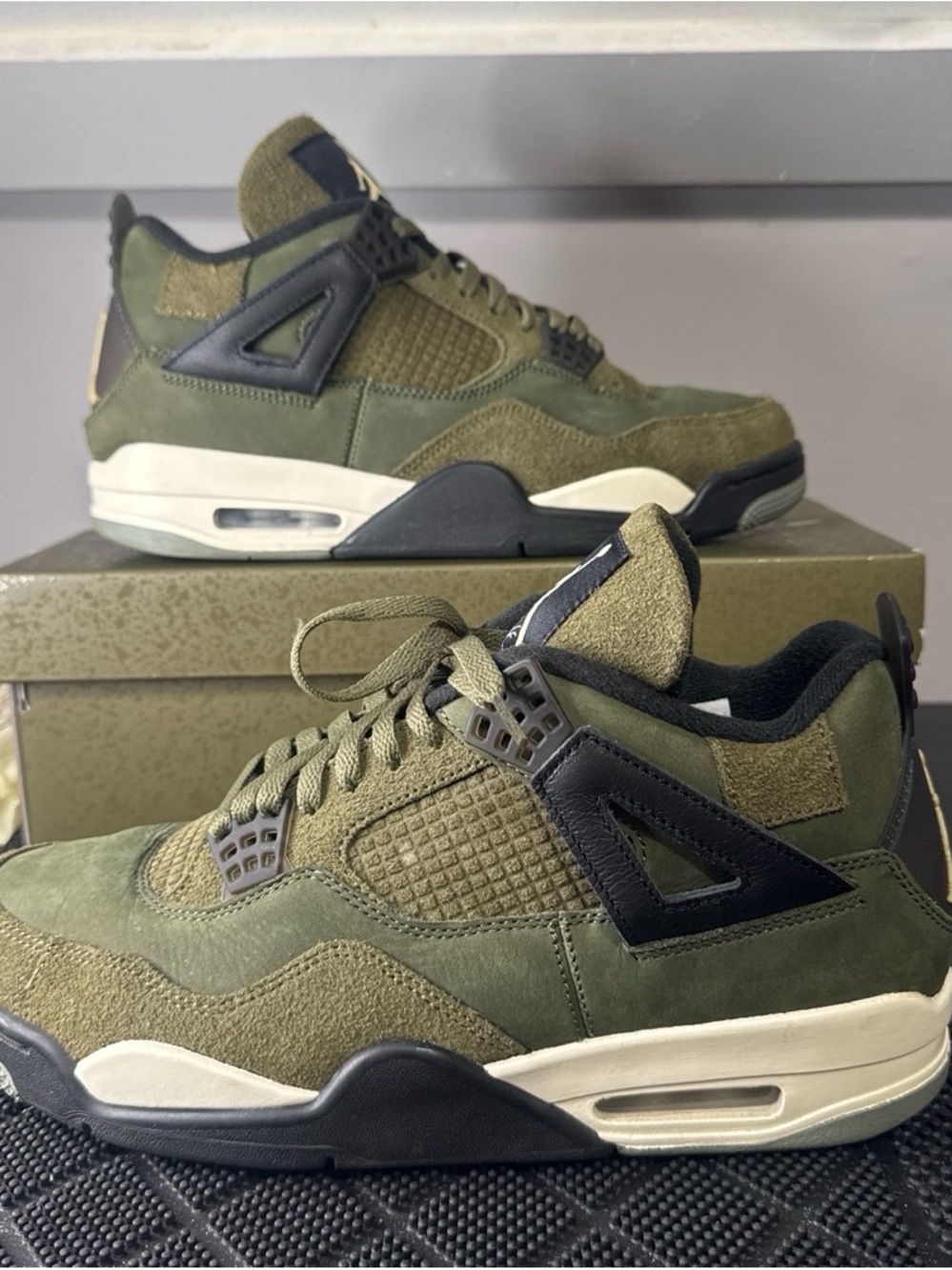 Jordan 4 Olive - Worn once. OG all